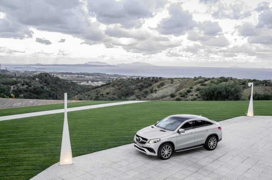 Mercedes-AMG GLE63 Coupe 2015 года  (фото 18 из 34)